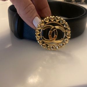 Chanel heart logo leather belt. 2023, size 85/34